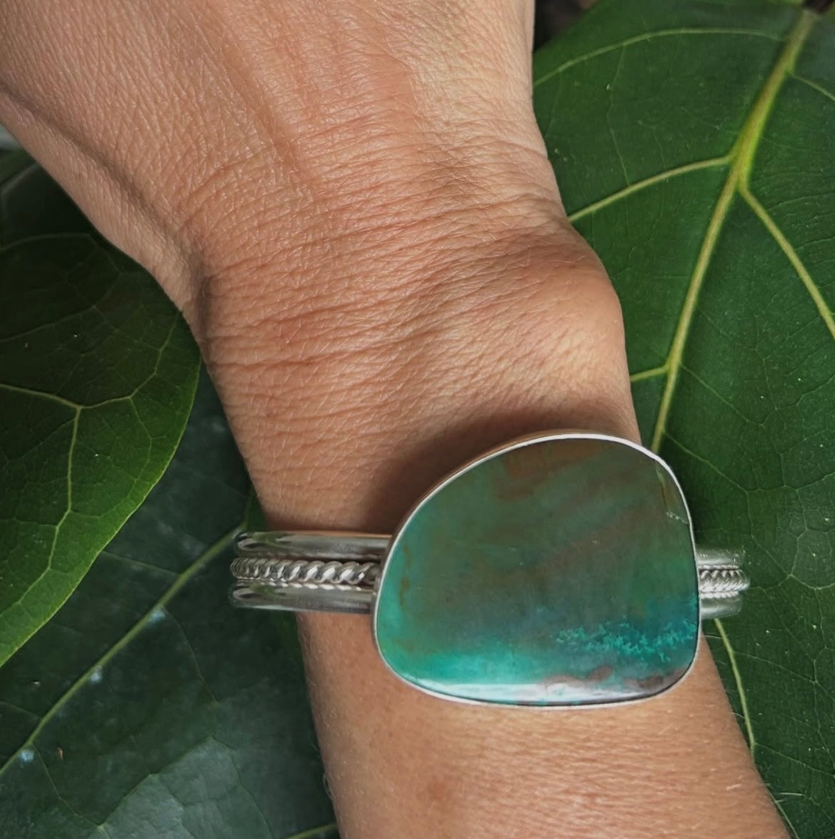 Gem Silica Cuff